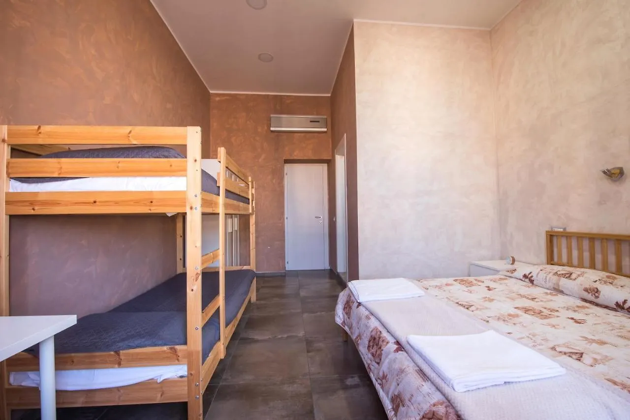 Le Cugine Rooms Naples